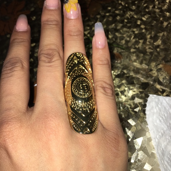 Gold statement ring - Picture 1 of 2
